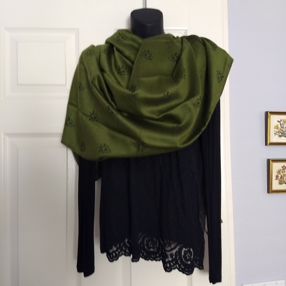 NWT Victoria Harbour Fringed Scarf/Wrap - Picture 4 of 6